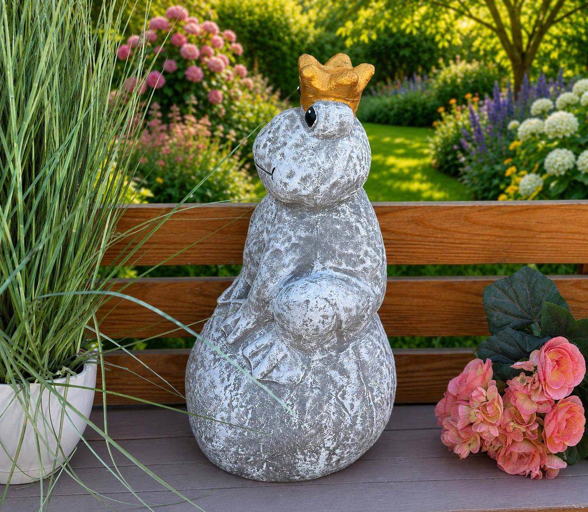 STEINFIGUR Froschkönig auf Kugel aus Steinguss frostfest wetterfest - Grau, Stein (24/41/20cm) - stoneandstyle