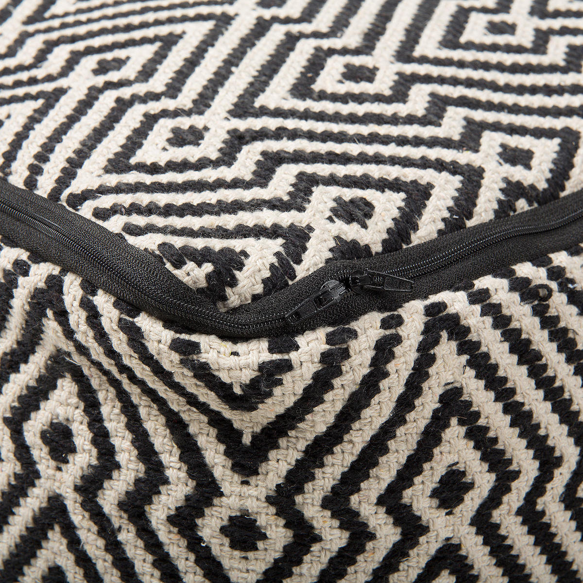 POUF Mukki 50/50/30 cm - Schwarz, Naturmaterialien/Textil (50/30/50cm) - Beliani