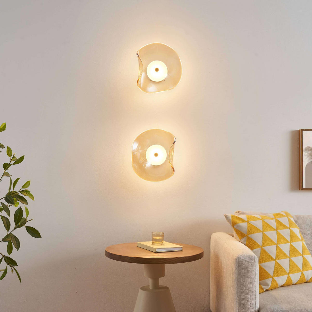 BERNSTEINFARBENE Wandleuchte mit Glasdiffusor und integriertem LED - Lysa - Goldfarben, Glas (25/25/10.1cm) - KOSILUM