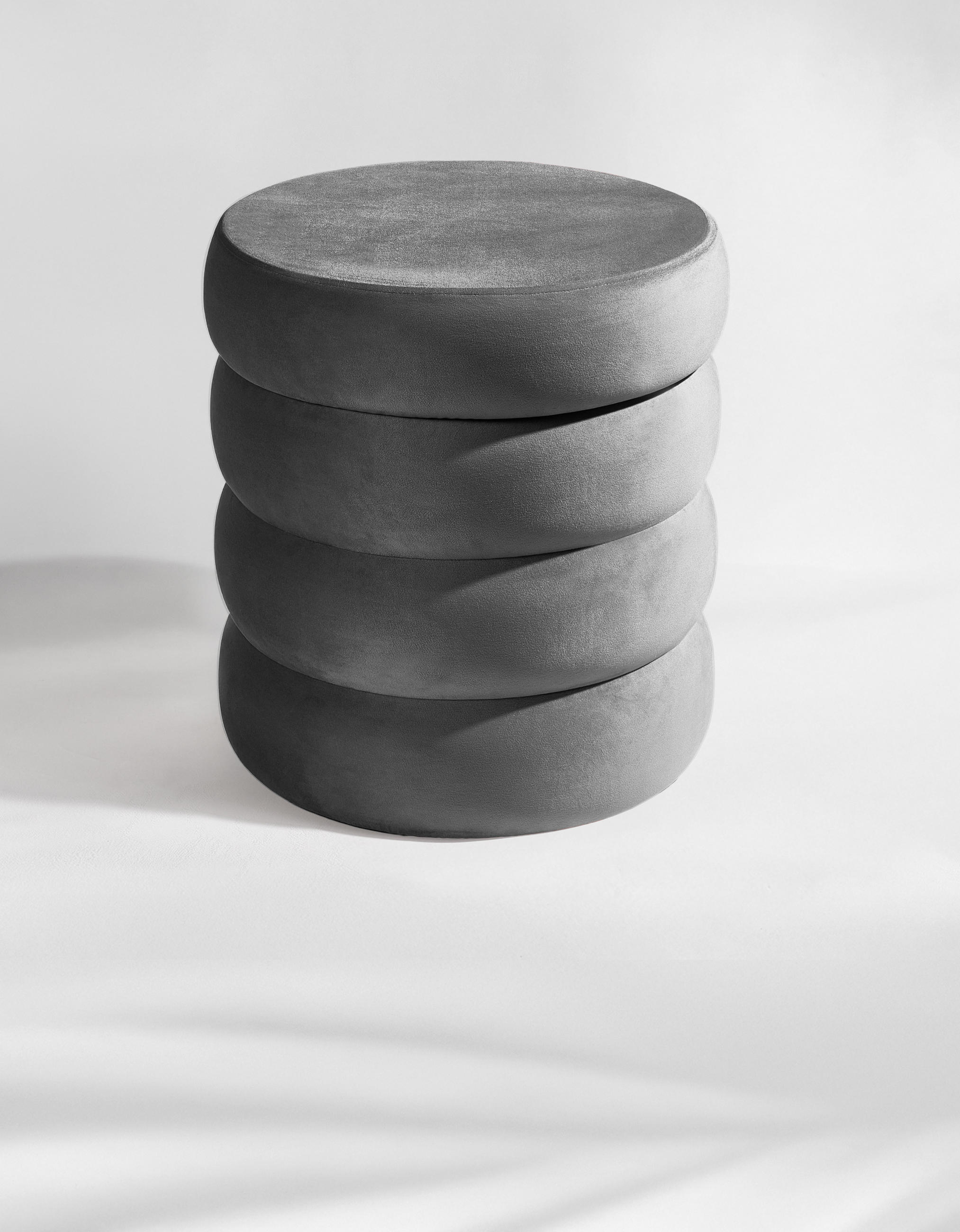 SAMTHOCKER mit Stauraum Rund – Samt Pouf Grau - Grau, Textil (42/47/42cm) - Blumtal