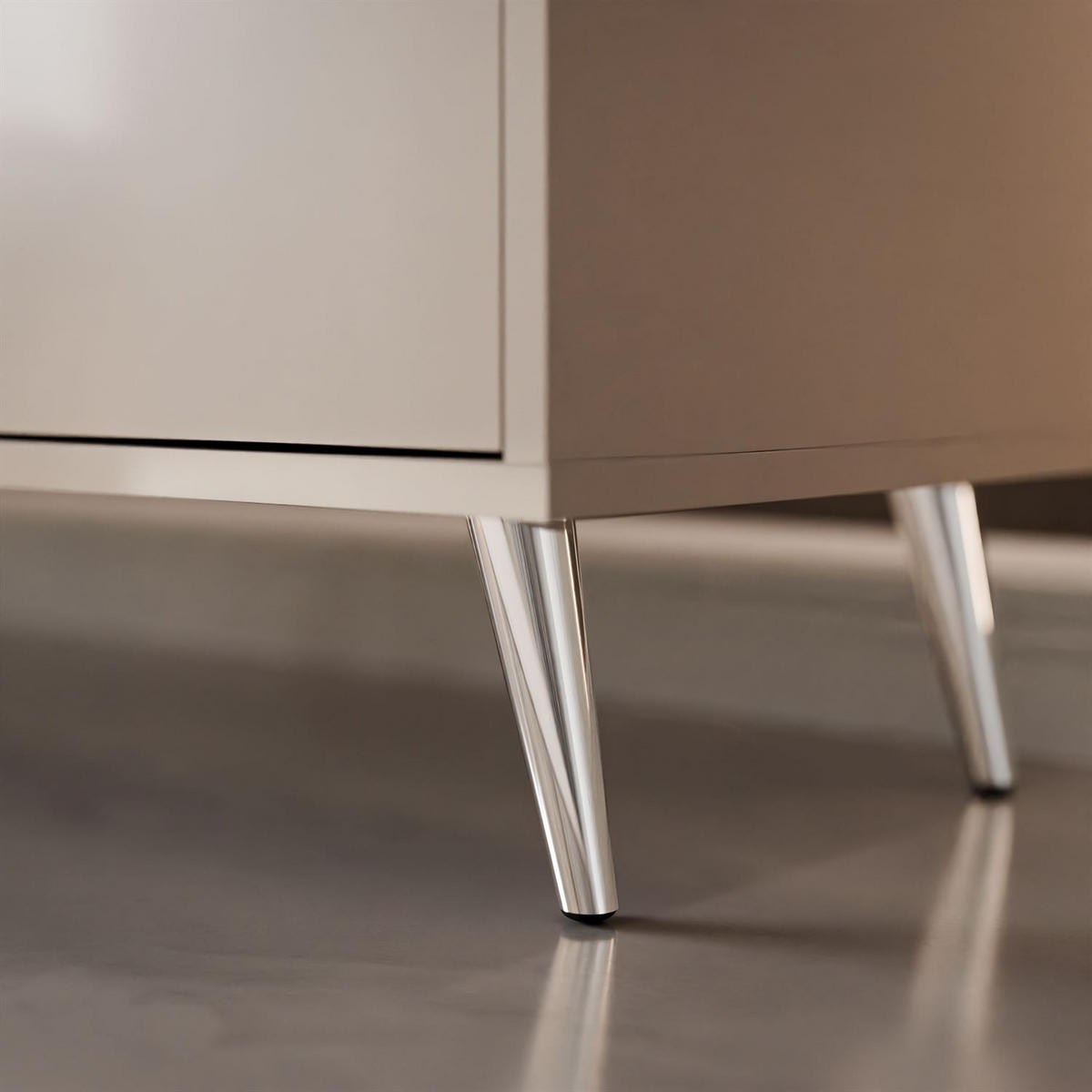 KOMMODE SANAYI Kaschmir Hochglanz – schräge silberne Beine - Kaschmir, Holzwerkstoff (154/72/40cm) - Lookway