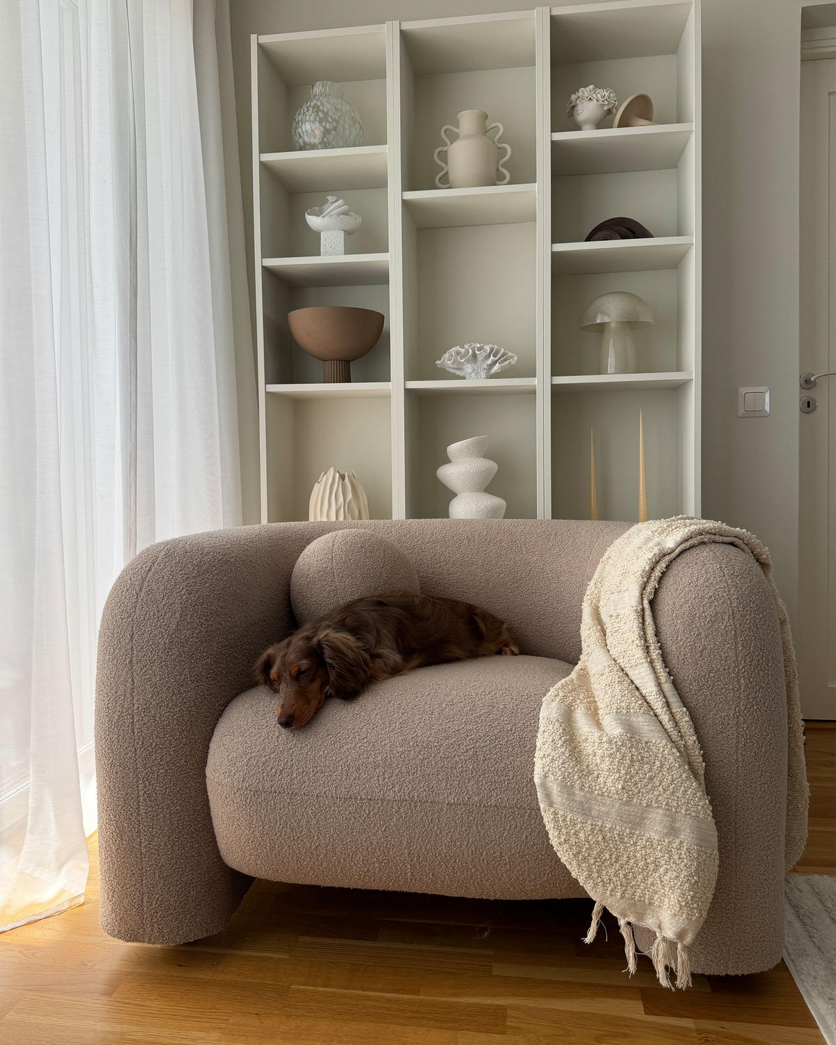 FOTOLIU bouclé bej Leiren - bej, material textil (111/73/83cm) - Beliani