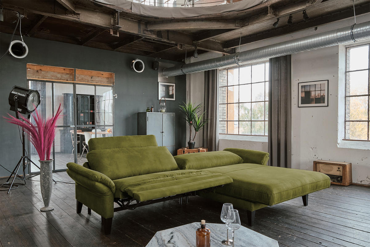 ECKSOFA MIT MOTORISCHER RELAXFUNKTION MALTA Grün Webstoff - Schwarz/Grün, Buchenholz/Textil (302/175cm) - KAWOLA