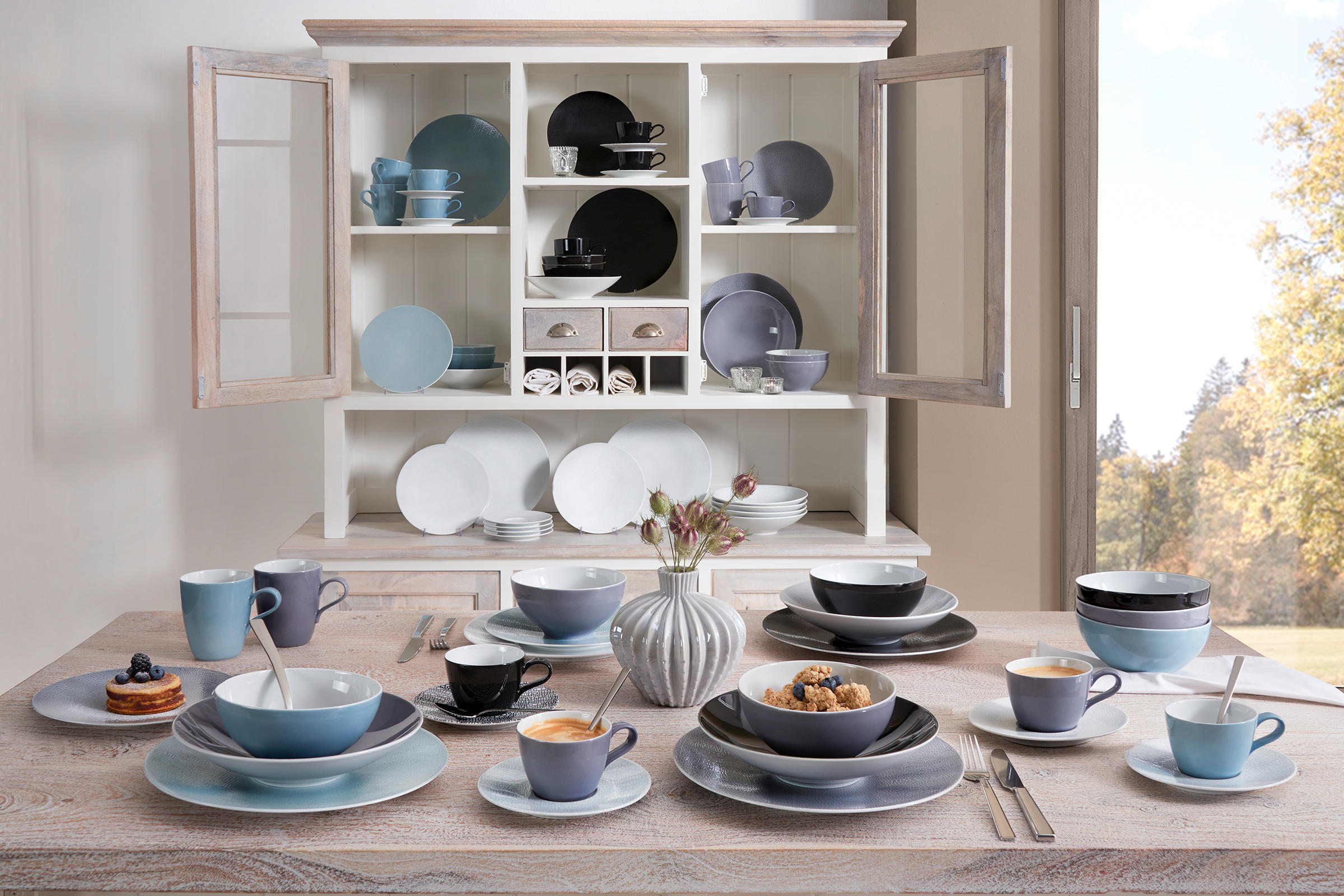 Porcelánový servis v odstínech modré