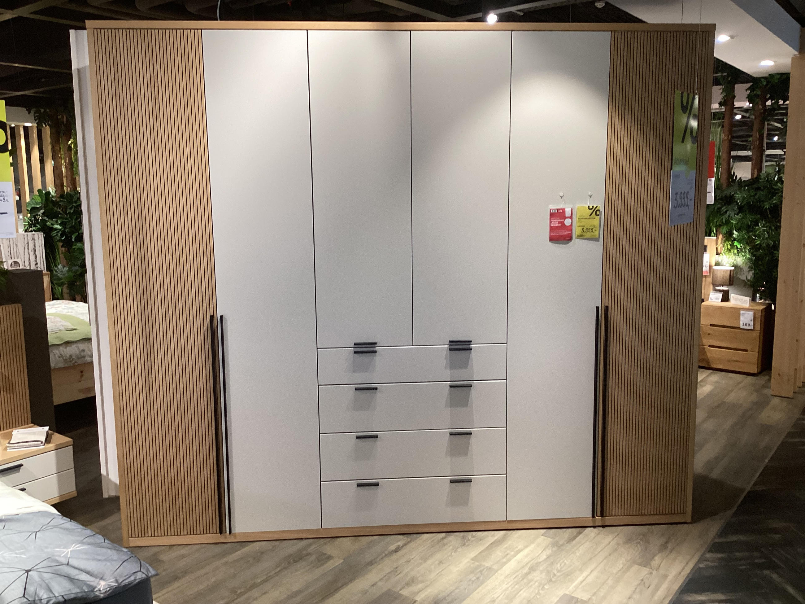 Drehtürenschrank Interno-S von RMW - Invivus