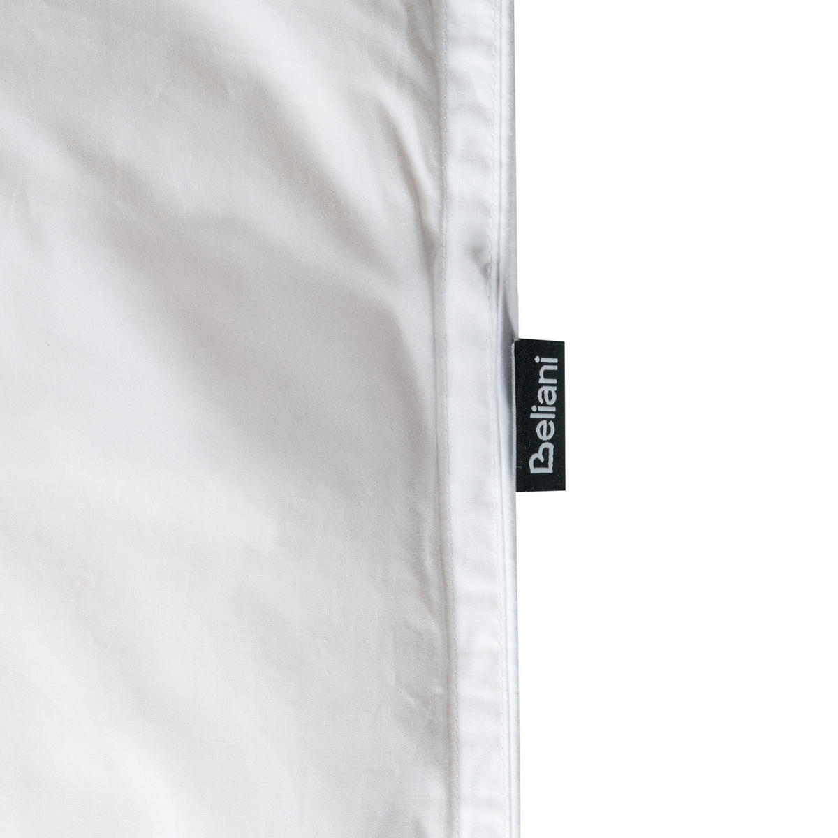 PŘIKRÝVKA Dvouvrstvá Kachní peří a Prachové peří 4sezónní 200/200 cm Serrato - bílá, textil (200/200cm) - Beliani