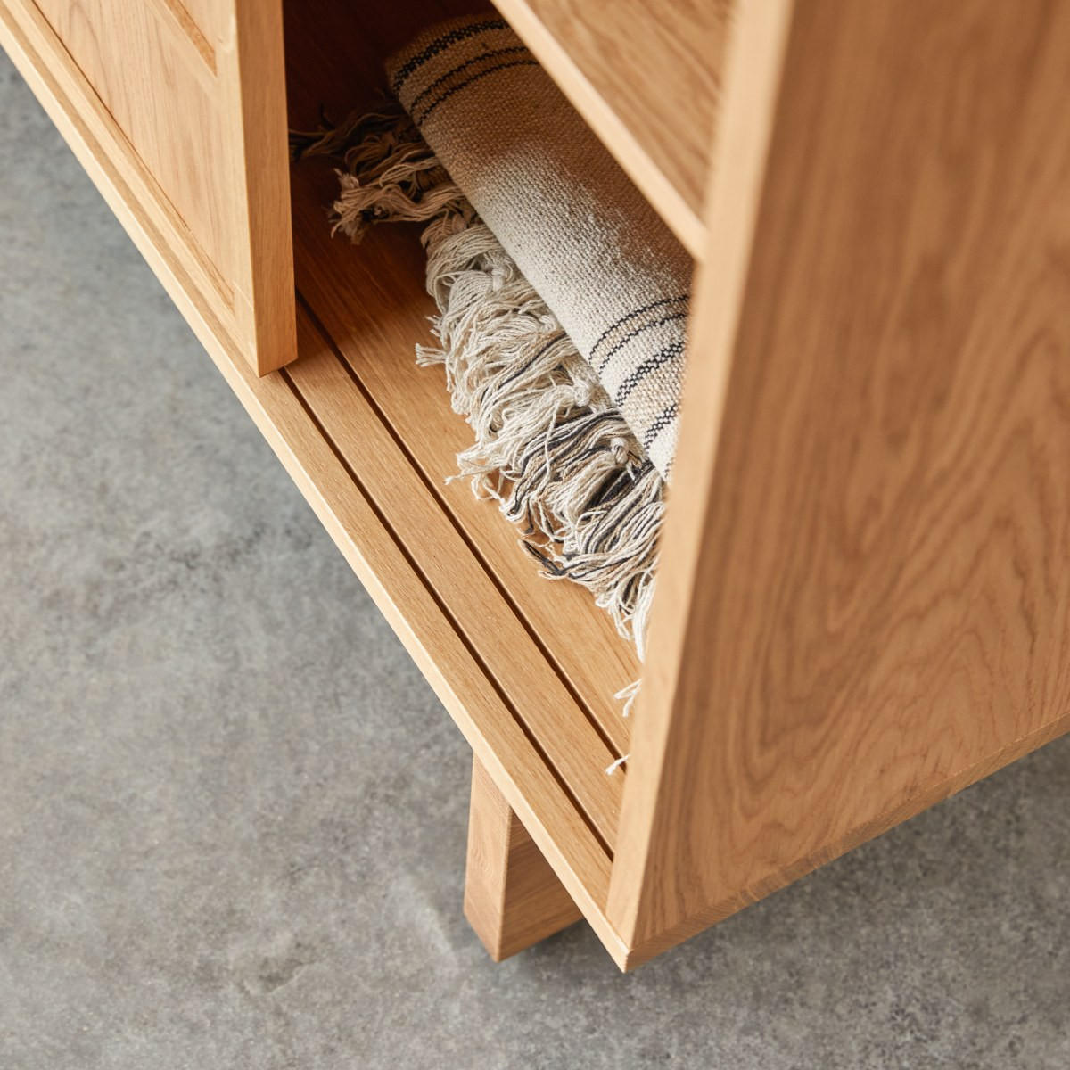 SCHRANK Miu Natur aus Eiche - Naturfarben, Holz (134/183/48cm) - Tikamoon