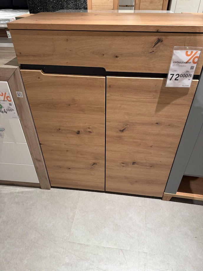 CIPŐSSZEKRÉNY MEMPHIS-BUDAÖRS OUTLET - Voleo