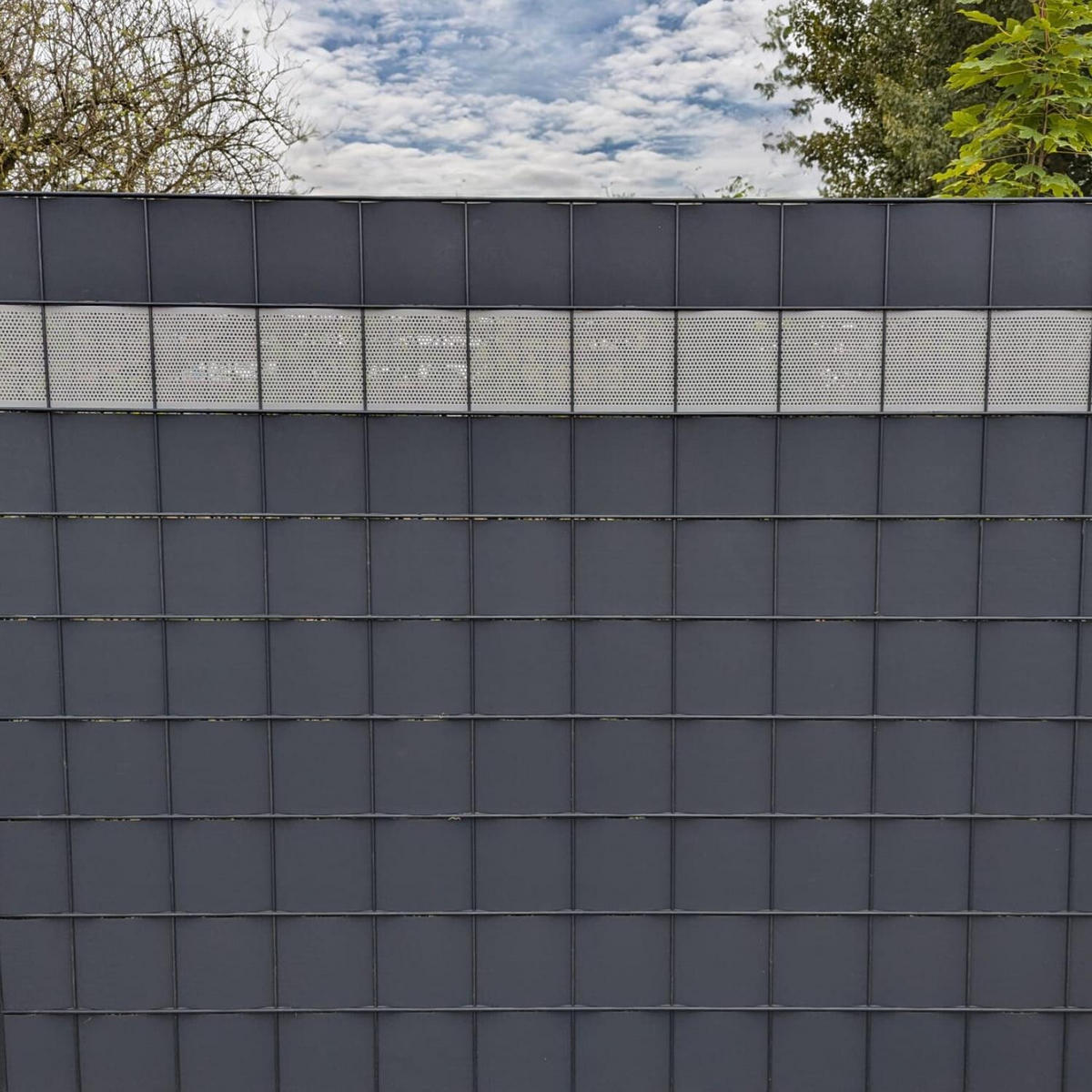 SICHTSCHUTZSTREIFEN PP Premium Gelocht 20 Prozent Streifen Weiß 2,55m - Weiß, Kunststoff (255/19cm) - ZAUN|ZU