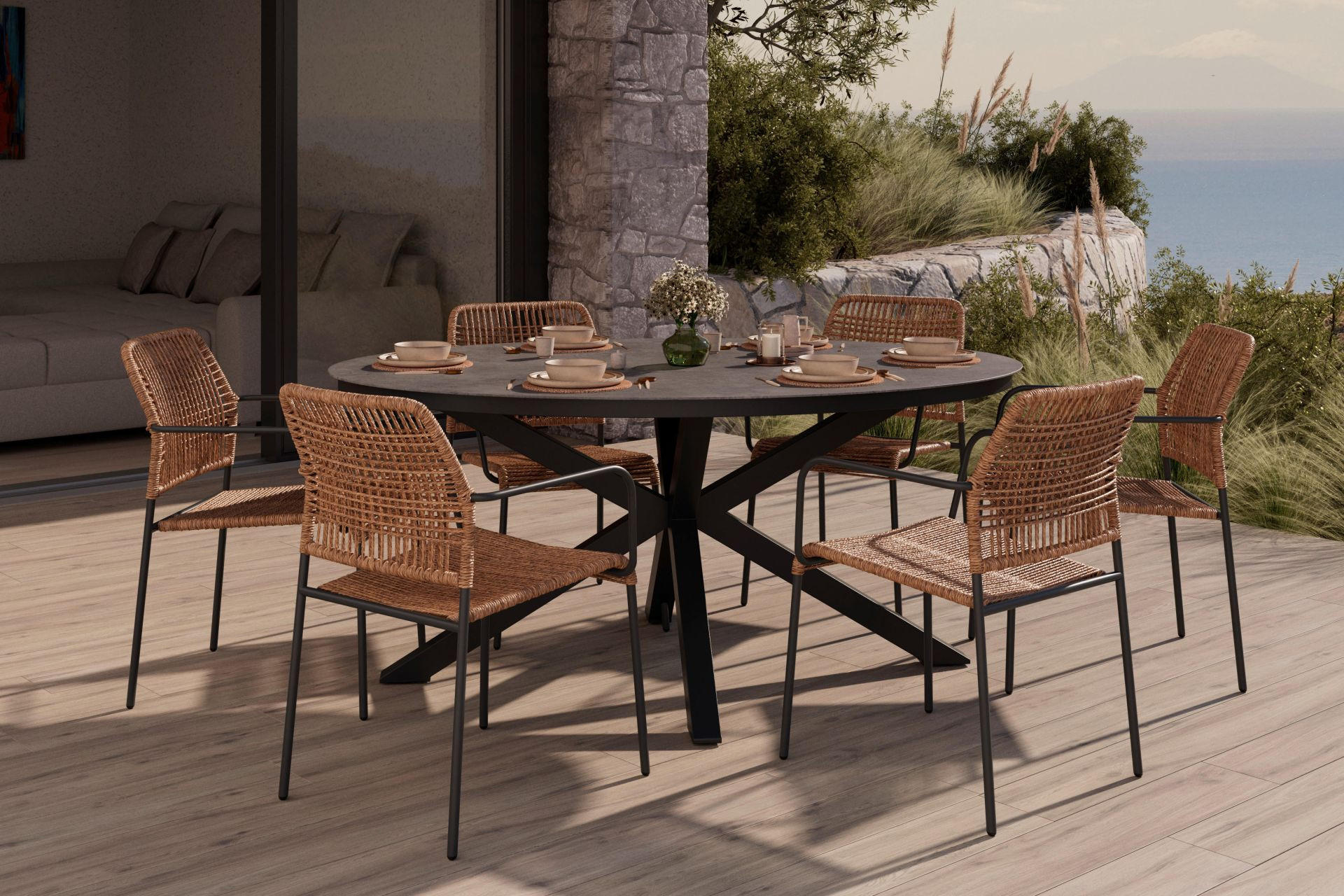 crni okrugli vrtni stol