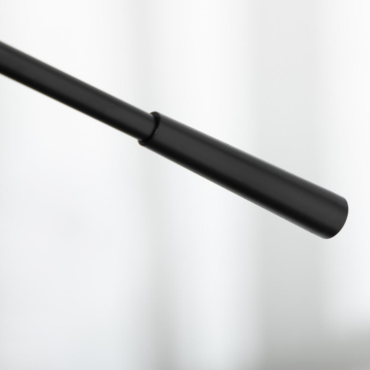 STEHLAMPE höhenverstellbar, 40 W Stehleuchte exkl. Leuchtmittel mit E27 Sockel - Schwarz, Metall (30/30/131cm) - HOMCOM