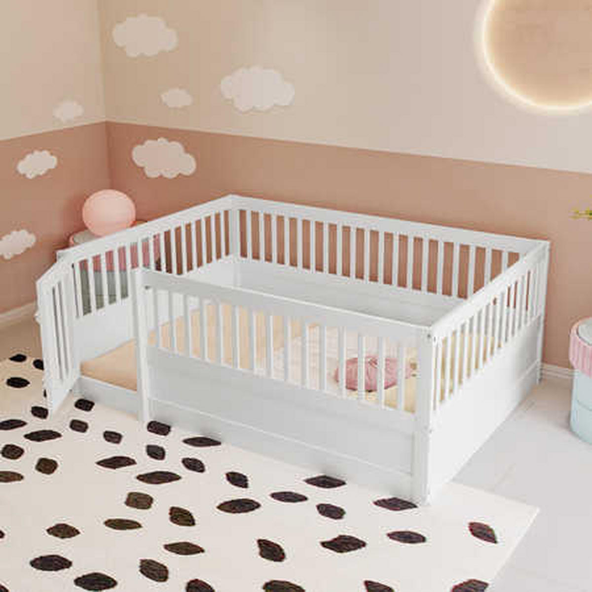 KINDERBETT 140×200 cm aus Massivholz mit Schutzzaun und Tür, weiß - Weiß, Holz (140/200cm) - Luhomfu