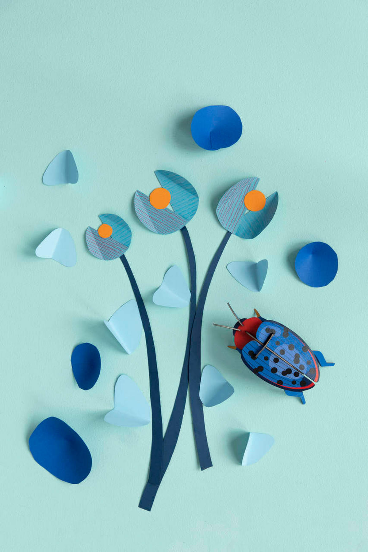 WANDDEKO Pilz-Käfer 7/5 cm - Blau/Rot, Wellpappe (7/5/16cm) - KUNSTLOFT