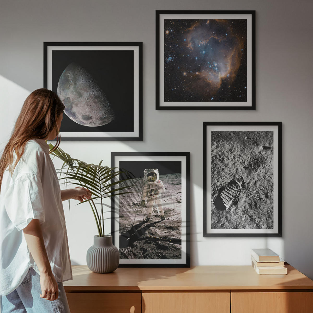 BILDER SET 4er Set - 50x50 cm & 40x60 cm Schwarzer Rahmen - Astronautenfoto vom Mond - Schwarz, Kunststoff (50/50cm) - TULUP