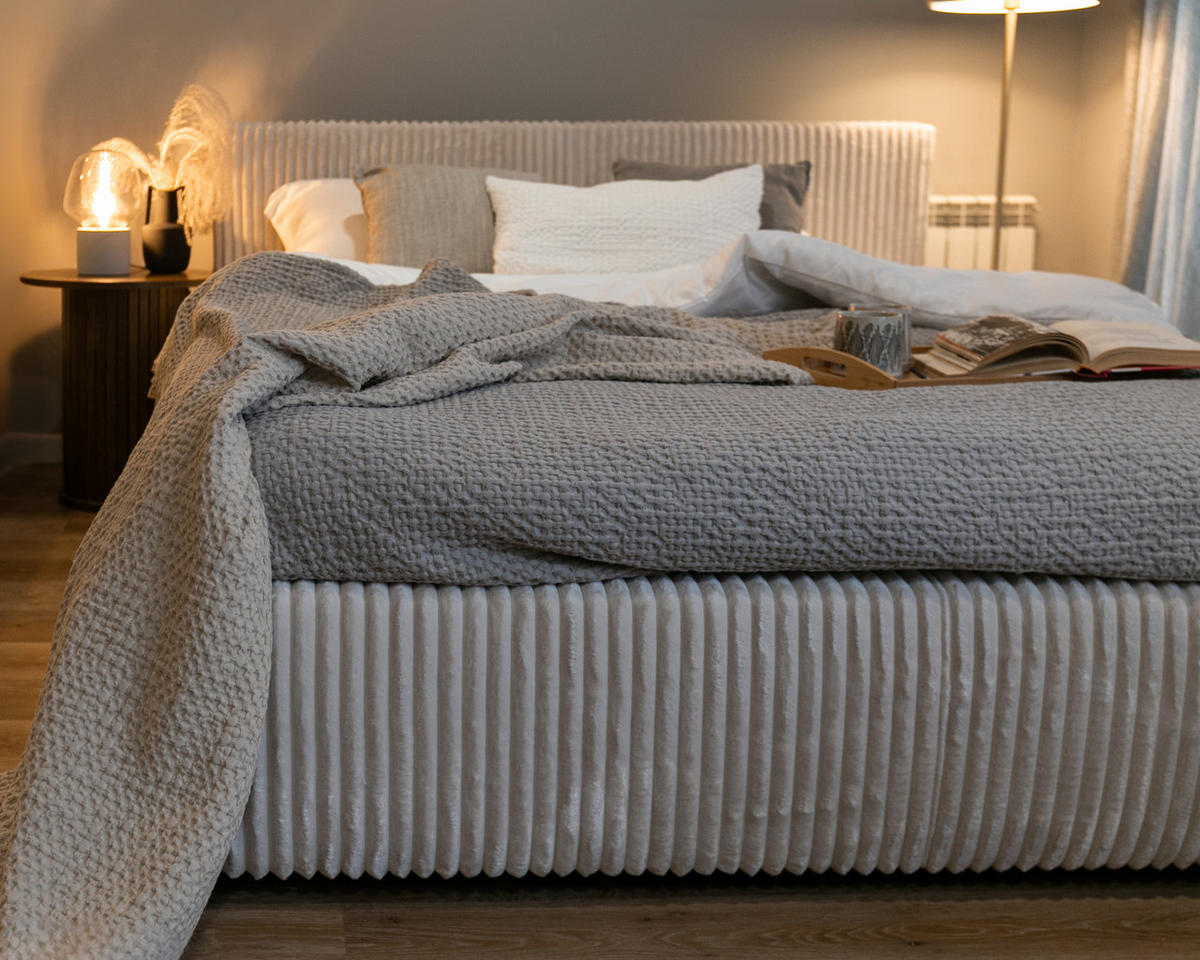 POLSTERBETT Tilio Cremeweiß Cordbezug 180 cm - Creme/Schwarz, Kunststoff/Textil (180/200cm) - Selsey