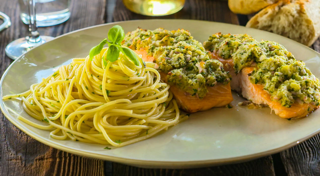 XXXLecker_Lachsfilet-mit-Knusperkruste-und-Zitronenspaghetti