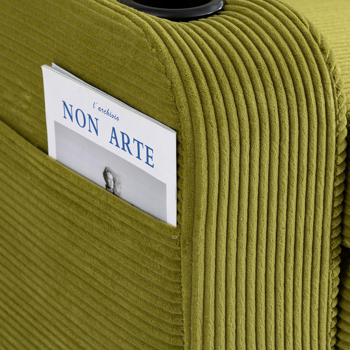 2-SITZER SOFA Cord Olive mit Getränkehaltern und Seitentaschen - Grün, Textil (136/82.5/80cm) - WISHDOR