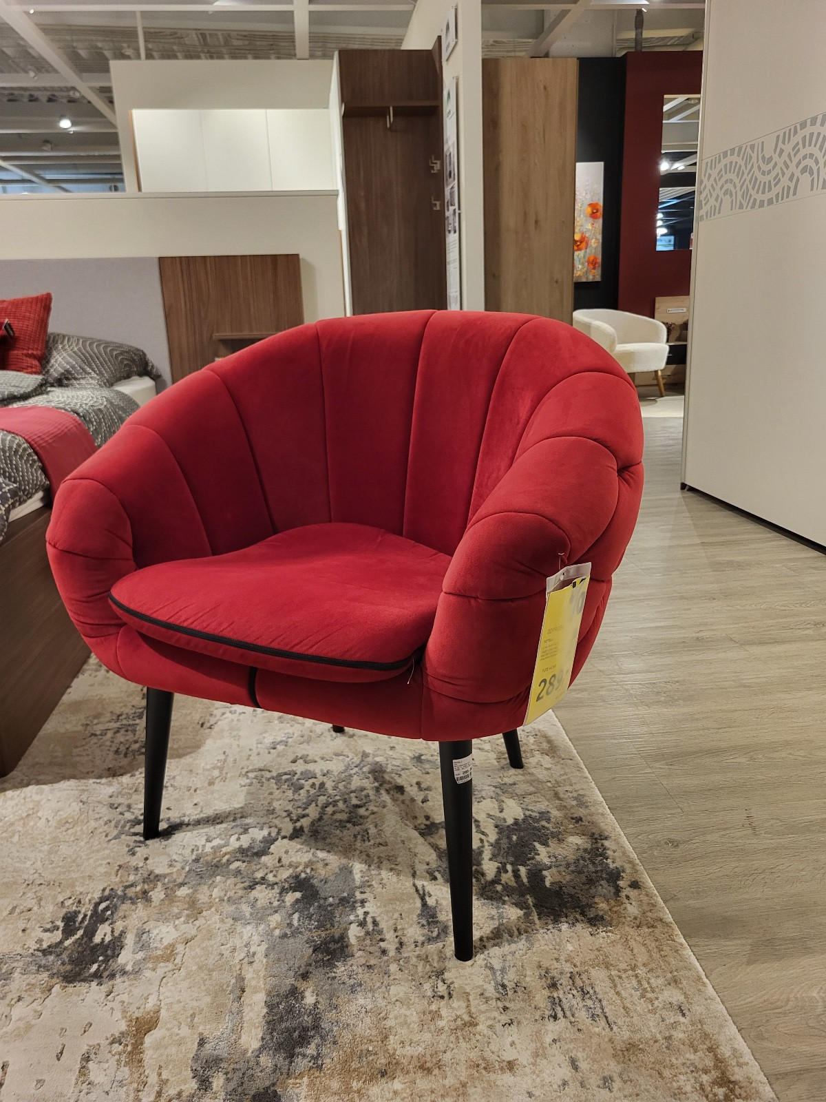 Fotelj PACO rdeč, noge črne - razstavni eksponat - Dieter Knoll