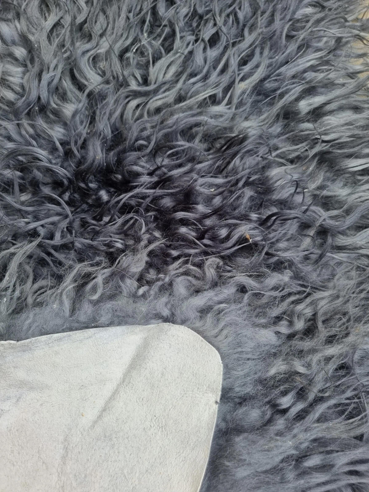 LAMMFELL Island Langhaar natur lockig weich Premium Silber Grau ca. 115 cm - Grau, Fell (65/115cm) - Provellus