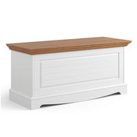 TRUHE Belluno Elegante Kiefer weiß (RAL9010) lackiert / Kiefer gebeizt, Eichefarben 111 / 44 / 51cm - Eichefarben/Weiß, Holz (111/51/44cm) - Feldmann-Wohnen