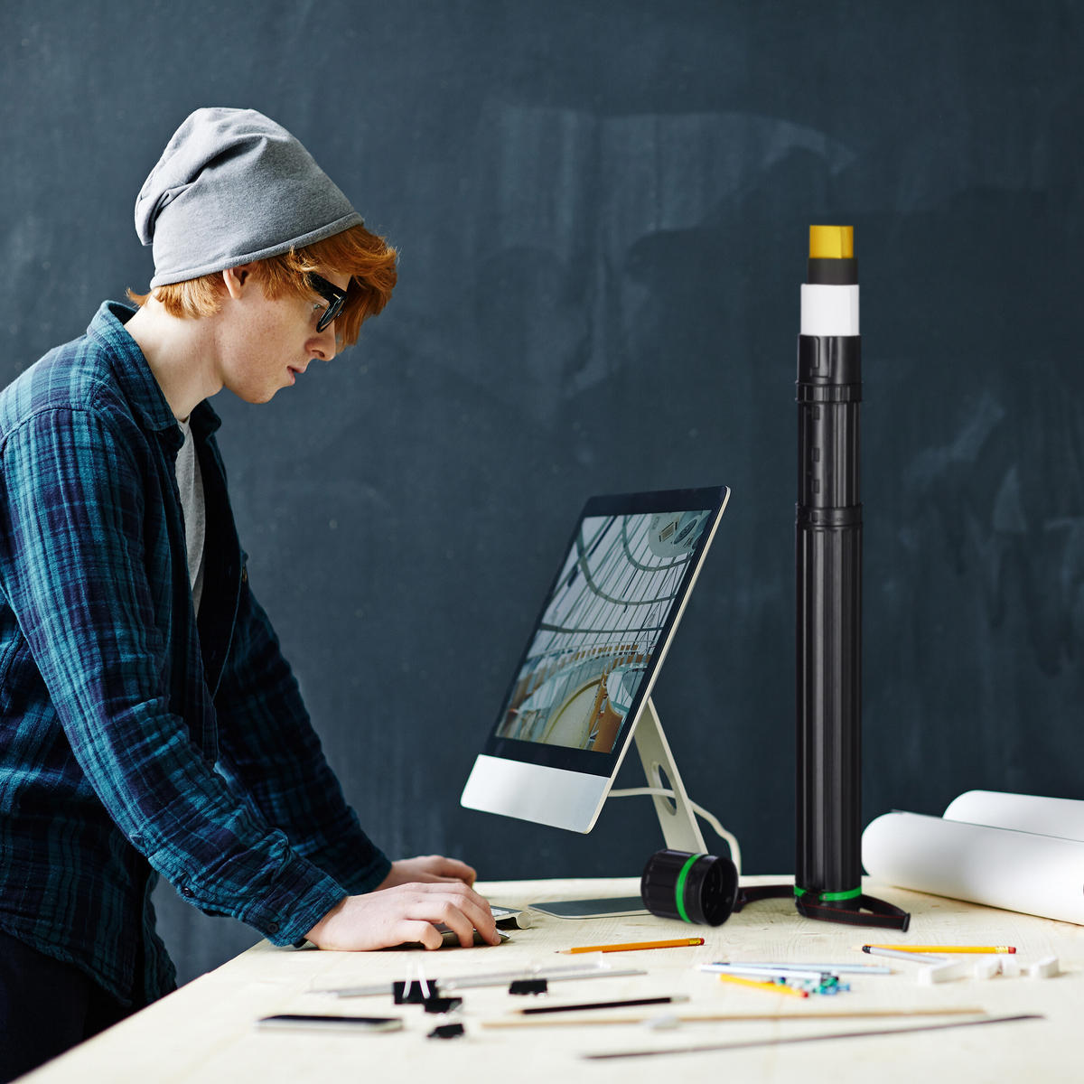 2XPOSTERROLLE - Schwarz, Kunststoff/Textil (8/107/8cm) - Relaxdays