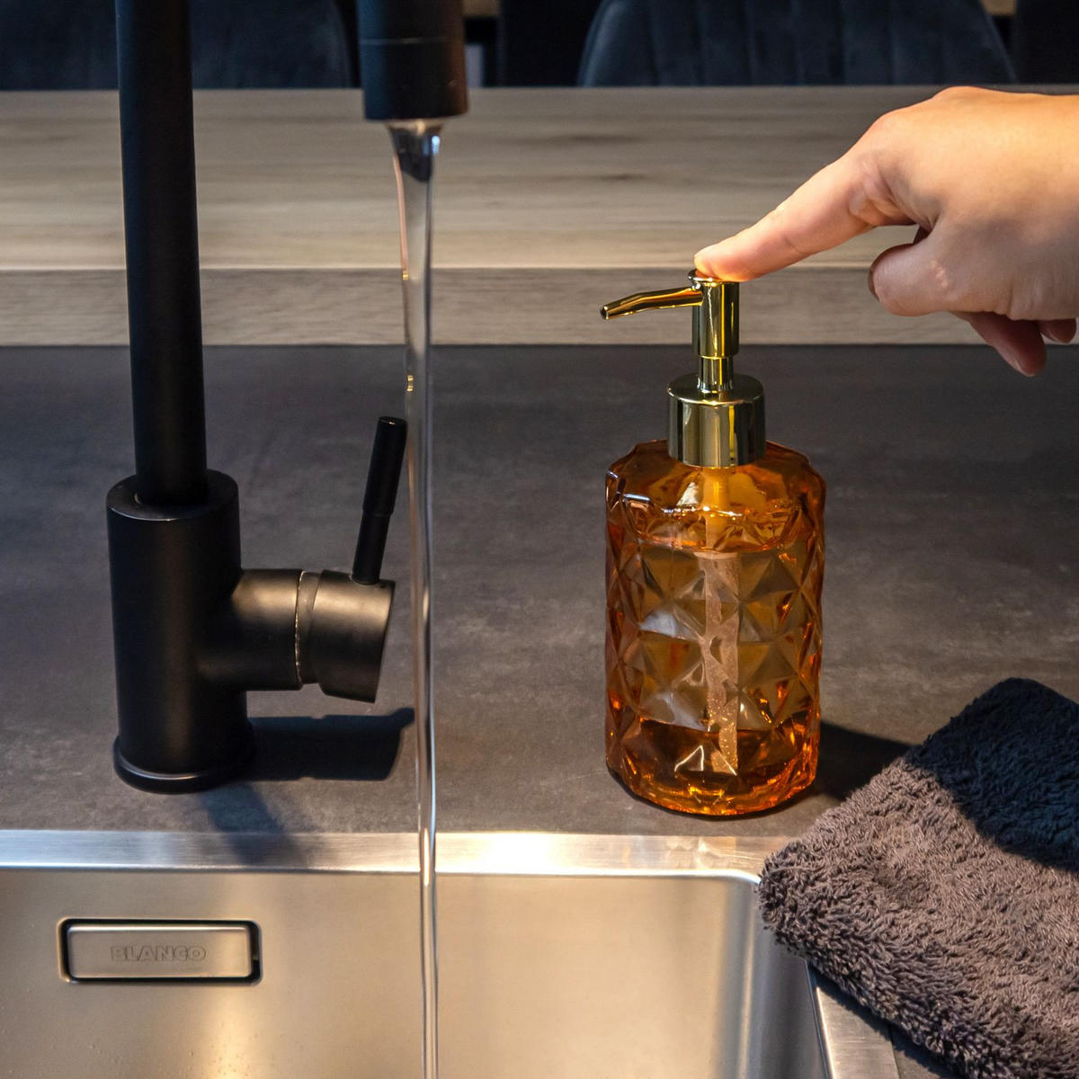 SEIFENSPENDER 310ml - Orange, Glas (7.2/18.2/8.2cm) - Intirilife