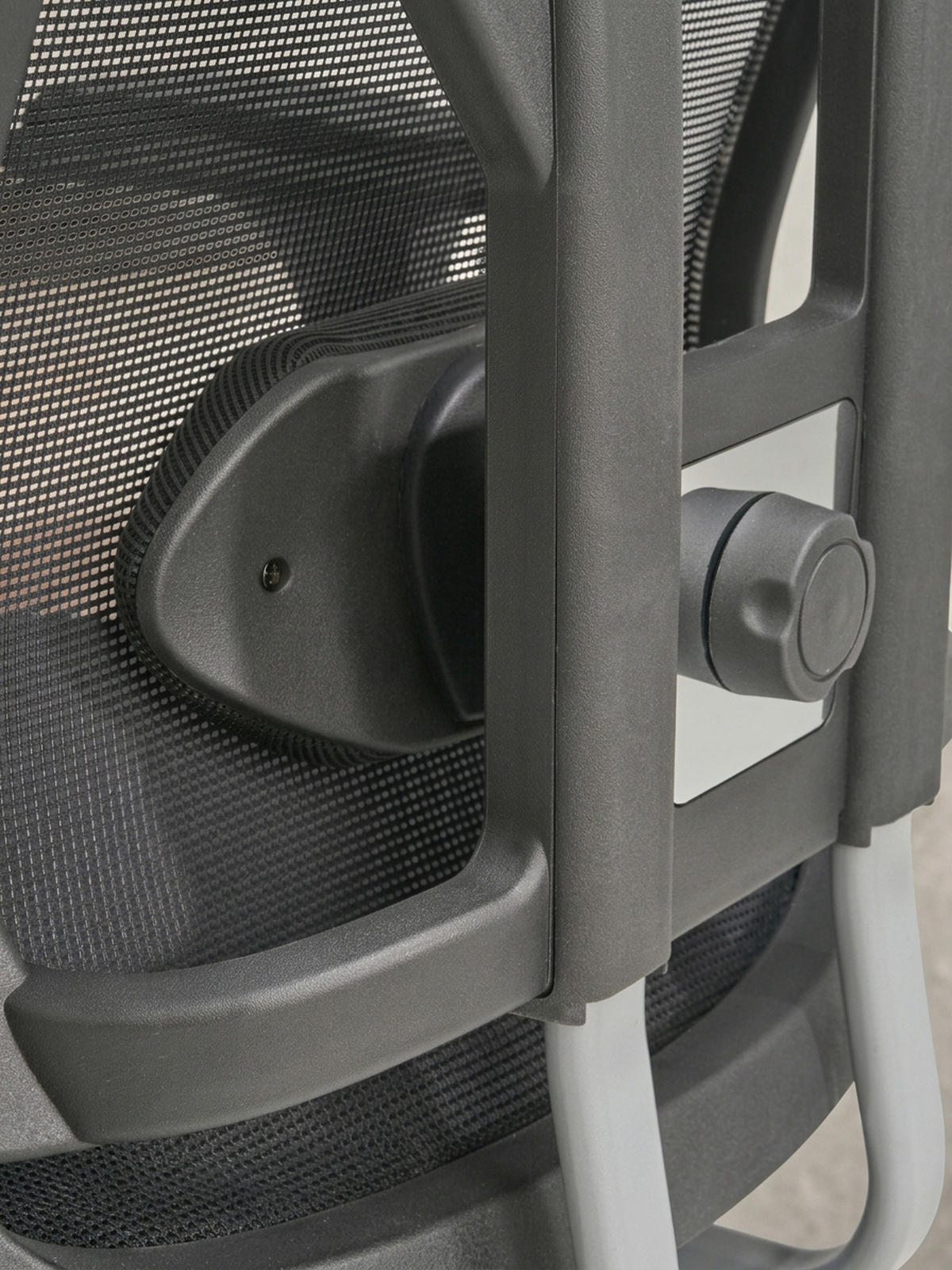 BÜRODREHSTUHL Schwarz Mesh mit Synchronmechanik, 3D-Armlehnen und Aluminiumfuß ALTAI - Silberfarben/Schwarz, Kunststoff/Textil (68/130/68cm) - KADIMA DESIGN