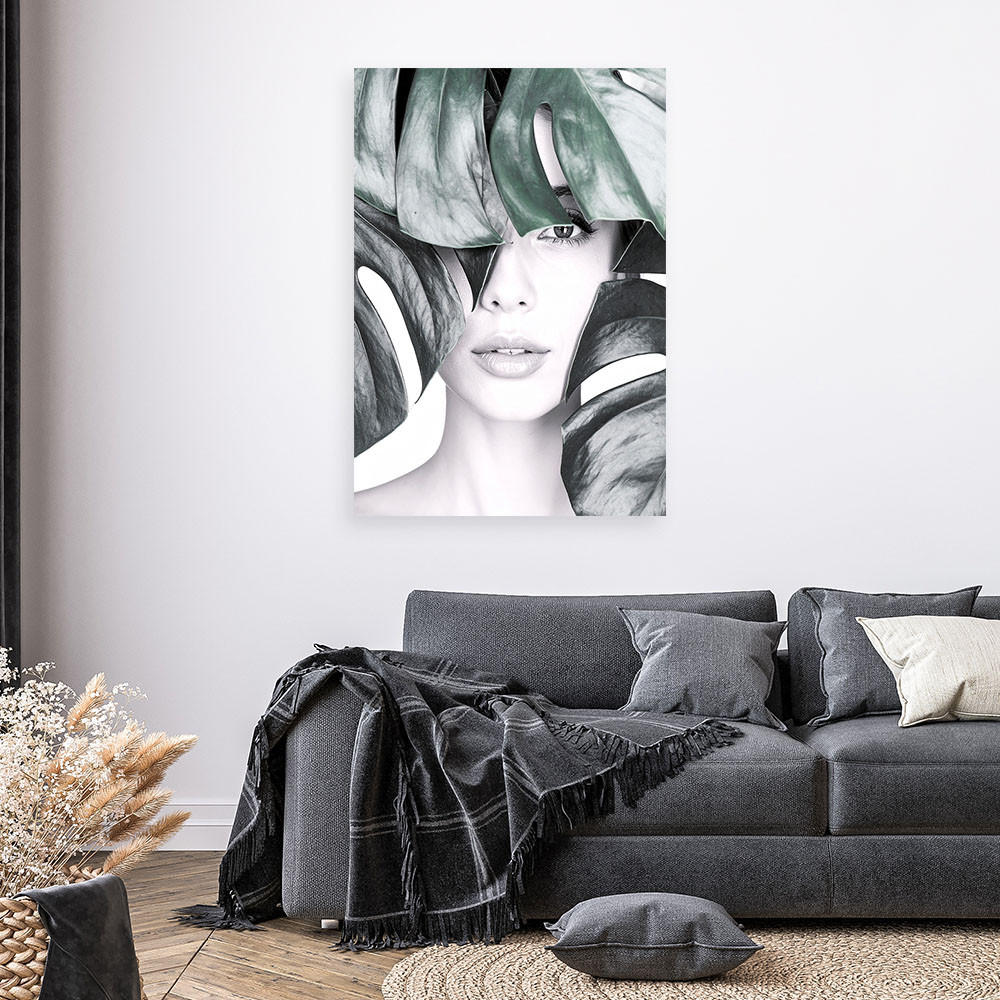 LEINWANDBILD Porträt einer Frau und Monstera-Blättern 60x90cm - Grau, Textil (60/90cm) - Feeby