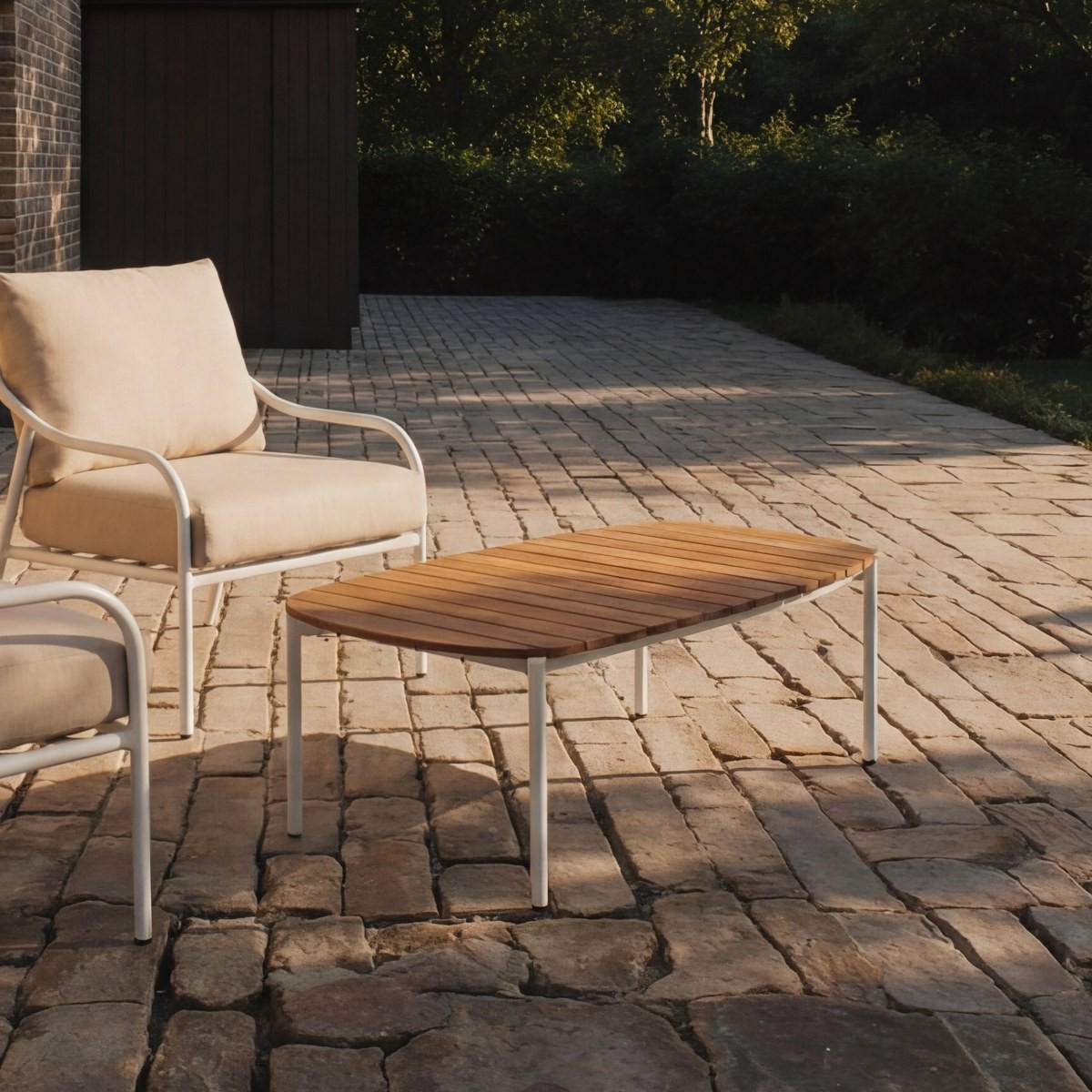 GARTEN-COUCHTISCH Luca Natur aus Akazie - Naturfarben, Holz (73/120/38cm) - Tikamoon