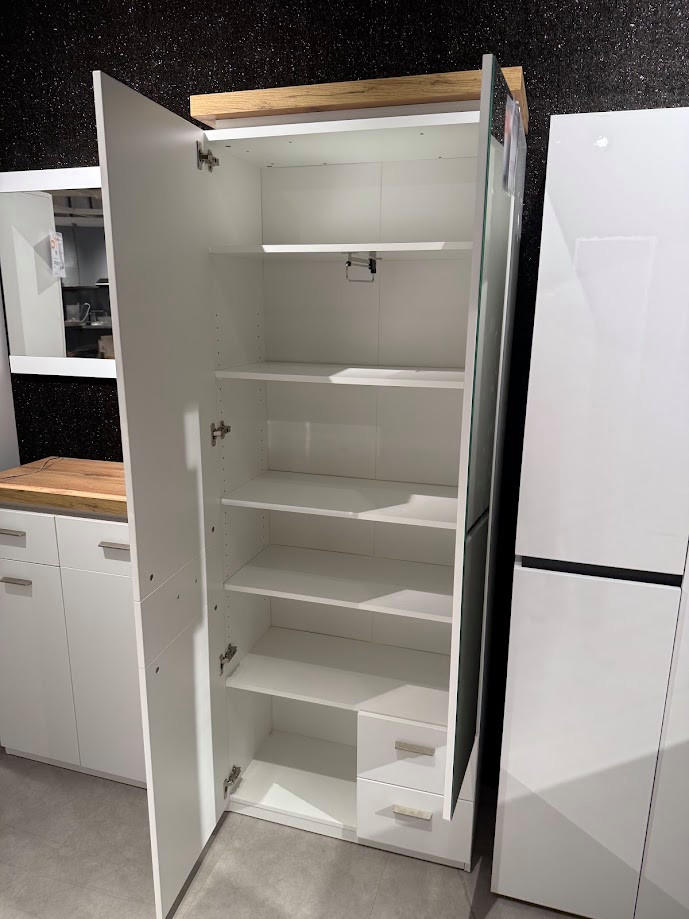 ELŐSZOBASZEKRÉNY CALI-BUDAÖRS OUTLET - Voleo