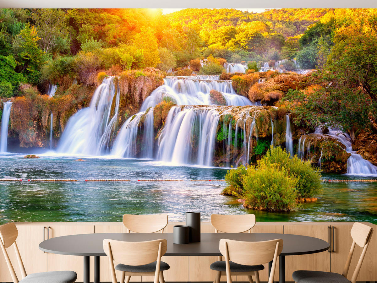 FOTOTAPETE für Esszimmer Wasserfall Sonnenaufgang Morgenlicht Bäume 300x210 - Gelb/Beige, Papier (300/210cm) - Muralo