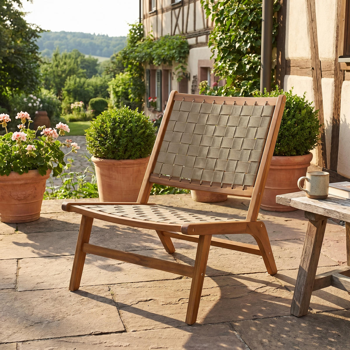 77CM Outdoor-Ess- und Terrassenstuhl ohne Armlehnen aus Akazienholz mit geflochtener Rückenlehne und Sitzfläche - Ahornfarben, Holz (75.5/77/54cm)