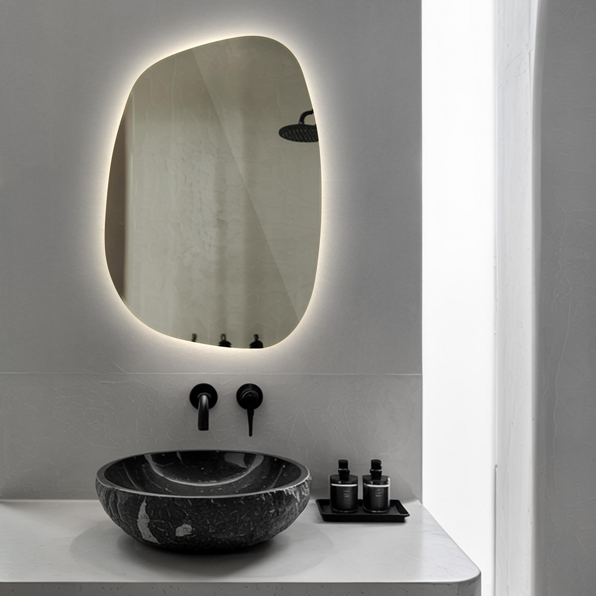 LED SPIEGEL 90,9 x 66 cm Unregelmäßige Form Neutralweiß 4000K - Transparent, Glas (90.9/66/0.4cm) - TULUP