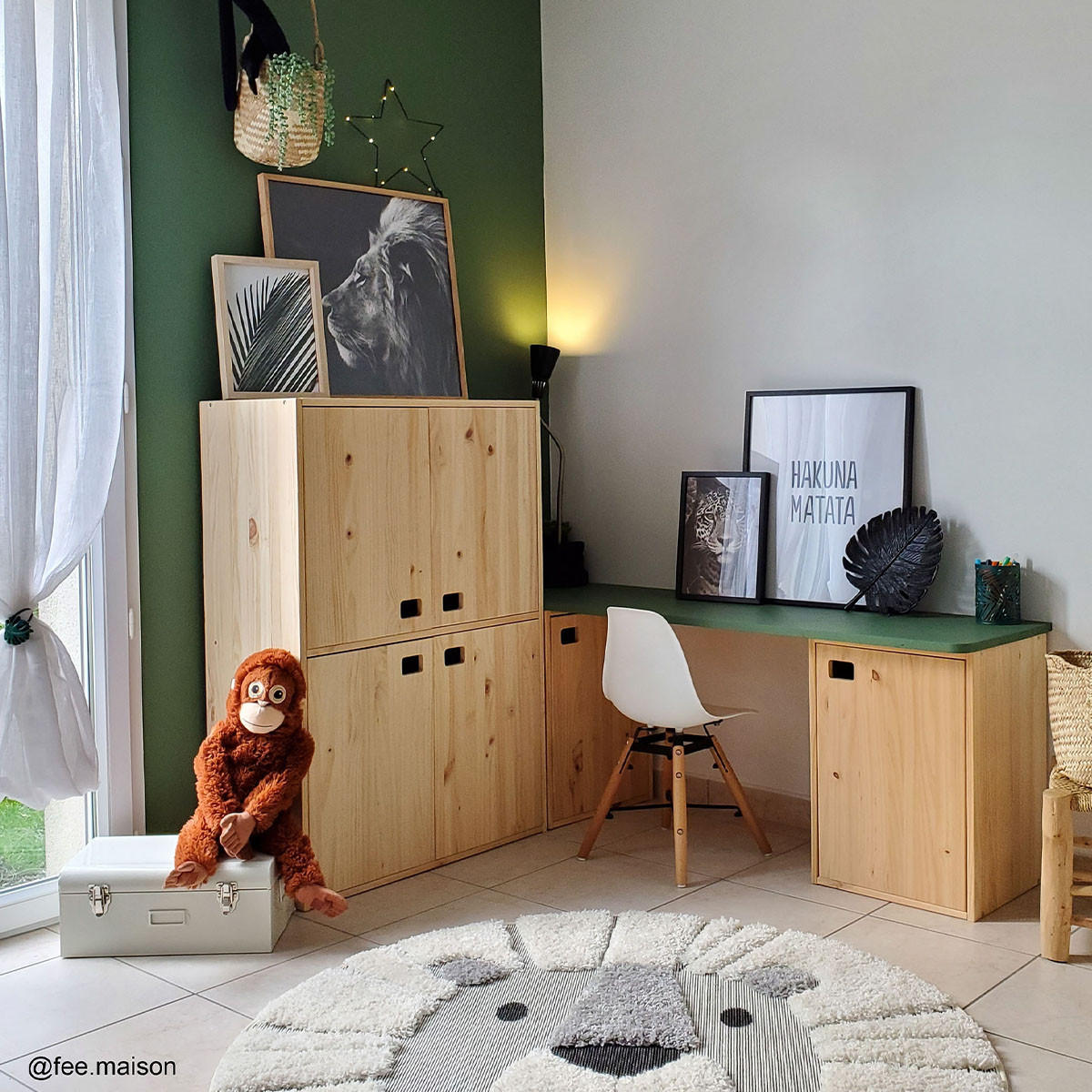 KOMMODE aus massiver Kiefer mit einer Tür und einem höhenverstellbaren Einlegeboden - L37 x H53,5 cm - Apfelbaumfarben, Holz (37.3/53.5/37.3cm) - Calicosy