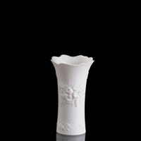 BLUMENVASE Flora Vase, Porzellan, Weiß, 18 cm - Weiß, Keramik (18cm) - Goebel