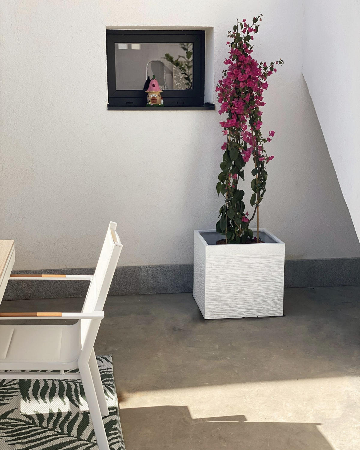 KVĚTINÁČ bílý čtvercový 50/50/46 cm Paros - bílá, přírodní materiály (46cm) - Beliani