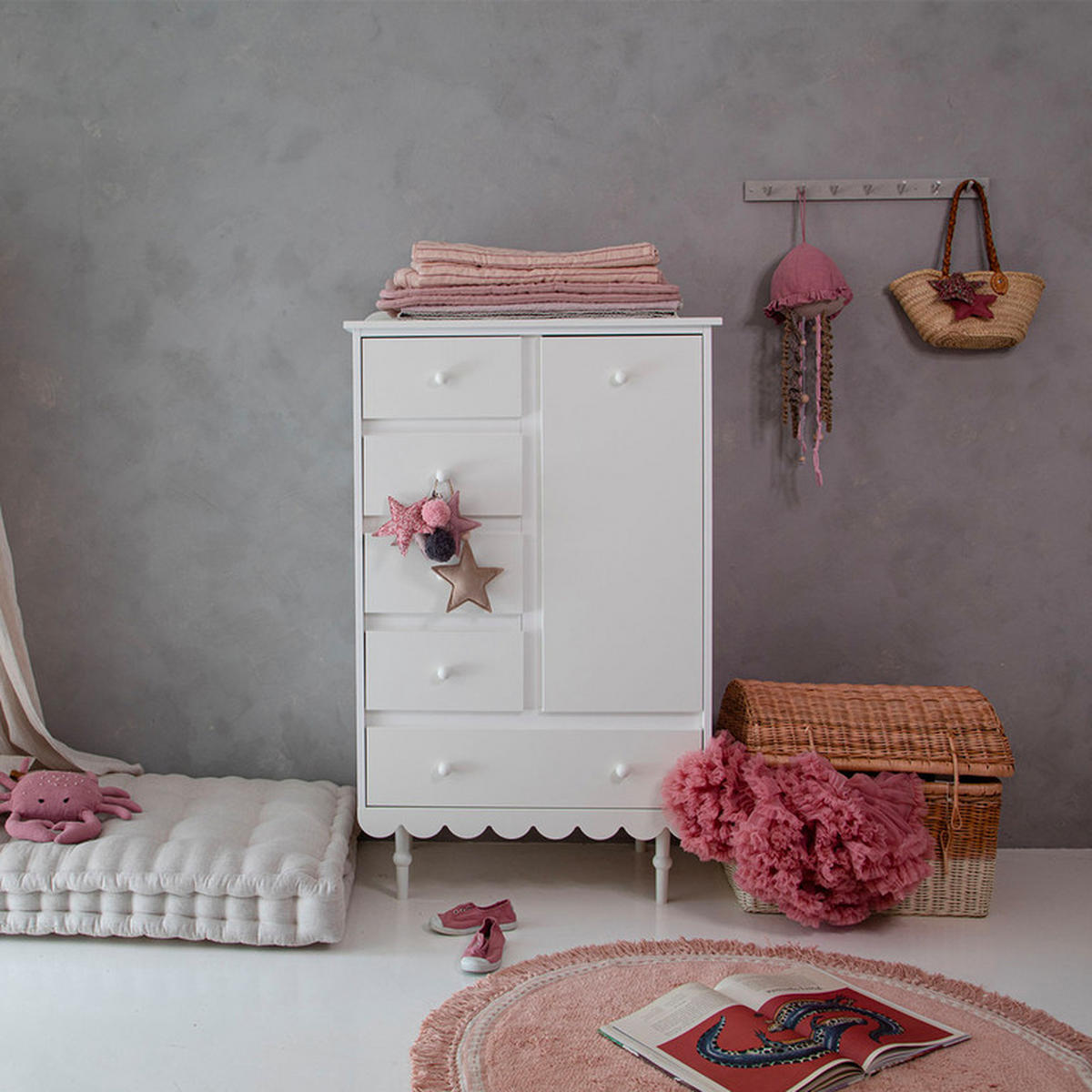 DĚTSKÁ KOMODA Babushka Bílá - bílá, kompozitní dřevo (84/140/50cm) - Petits-meubles