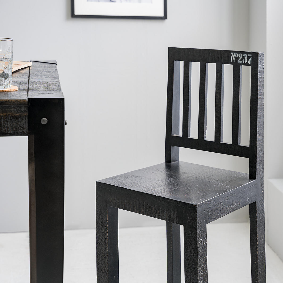 BARSTUHL - Mangoholz Schwarz - Mango massiv - Schwarz, Holz (45/120/45cm) - home24
