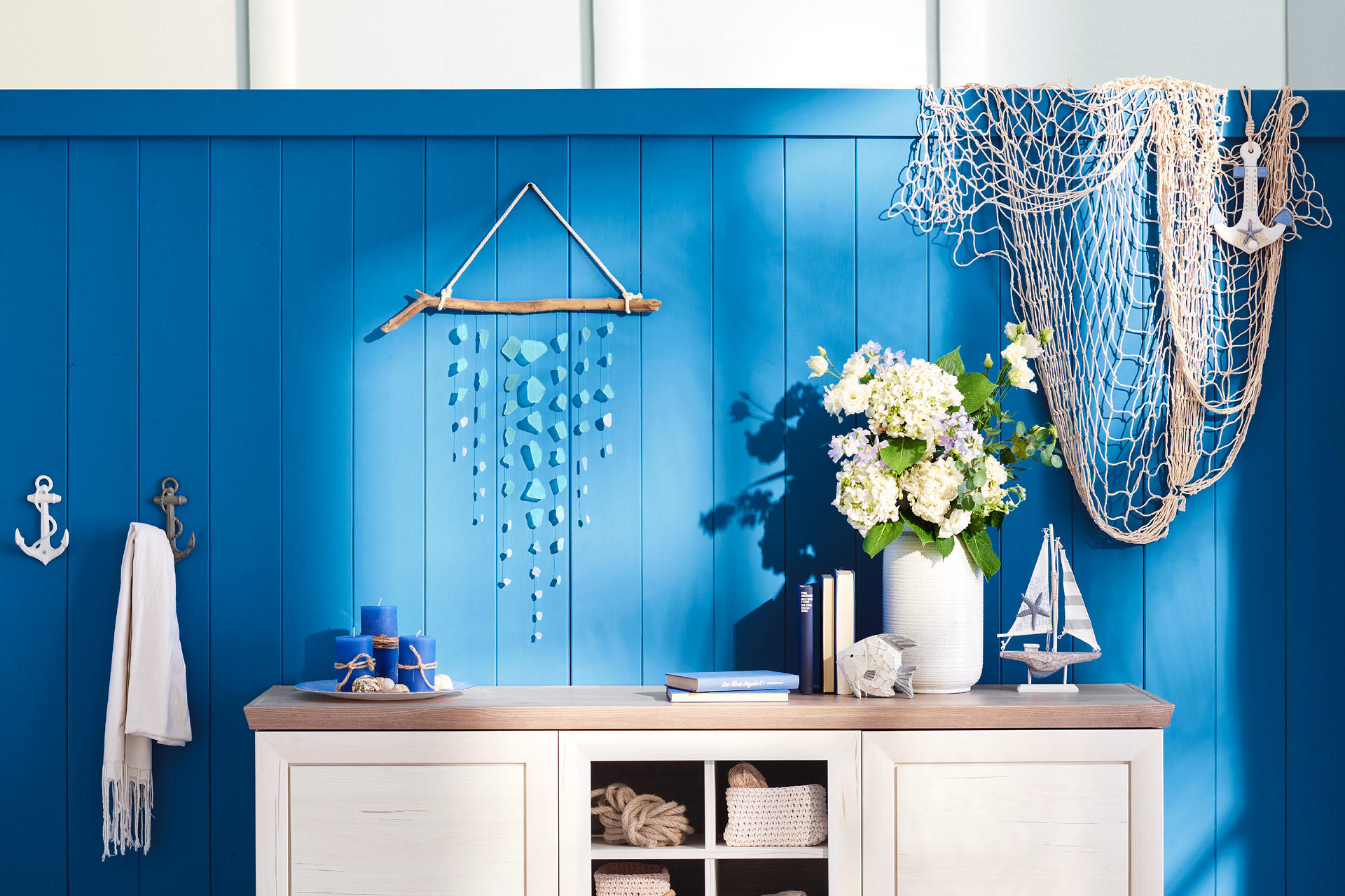 blaues Windspiel aus Meerglas DIY