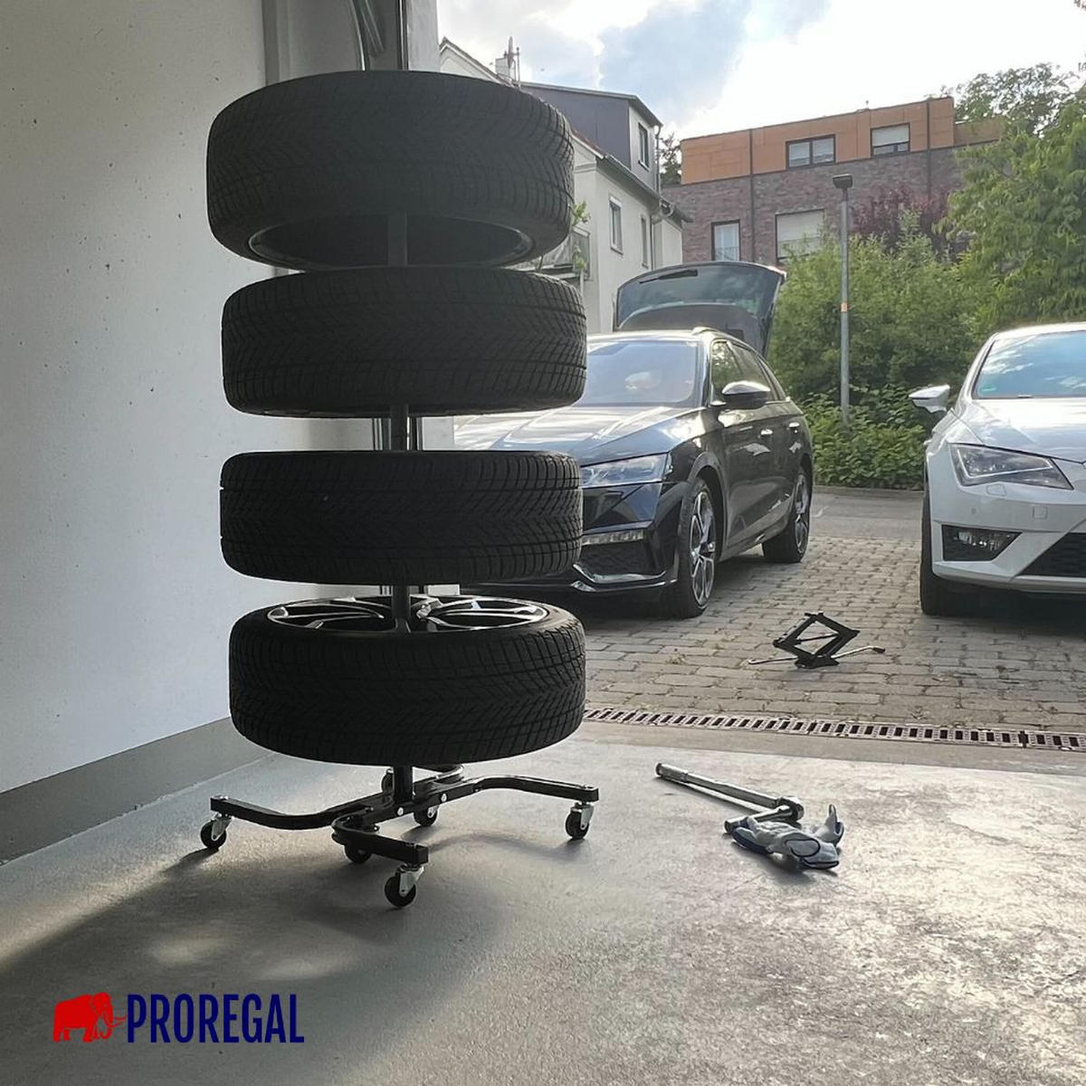 PROREGAL Fahrbarer Felgenbaum CARRERO XL für 4 Autoreifen bis 295 mm 118x85x58cm - Schwarz, Metall (85/118/58cm) - PROREGAL