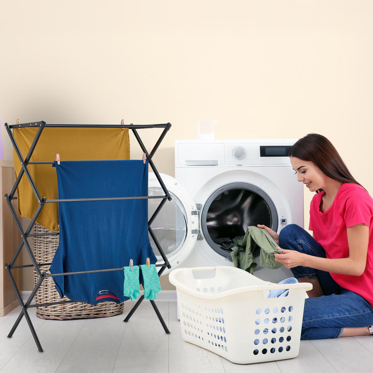 STOJAN na prádlo - čierna, kov/plast (74/105/37cm) - Relaxdays