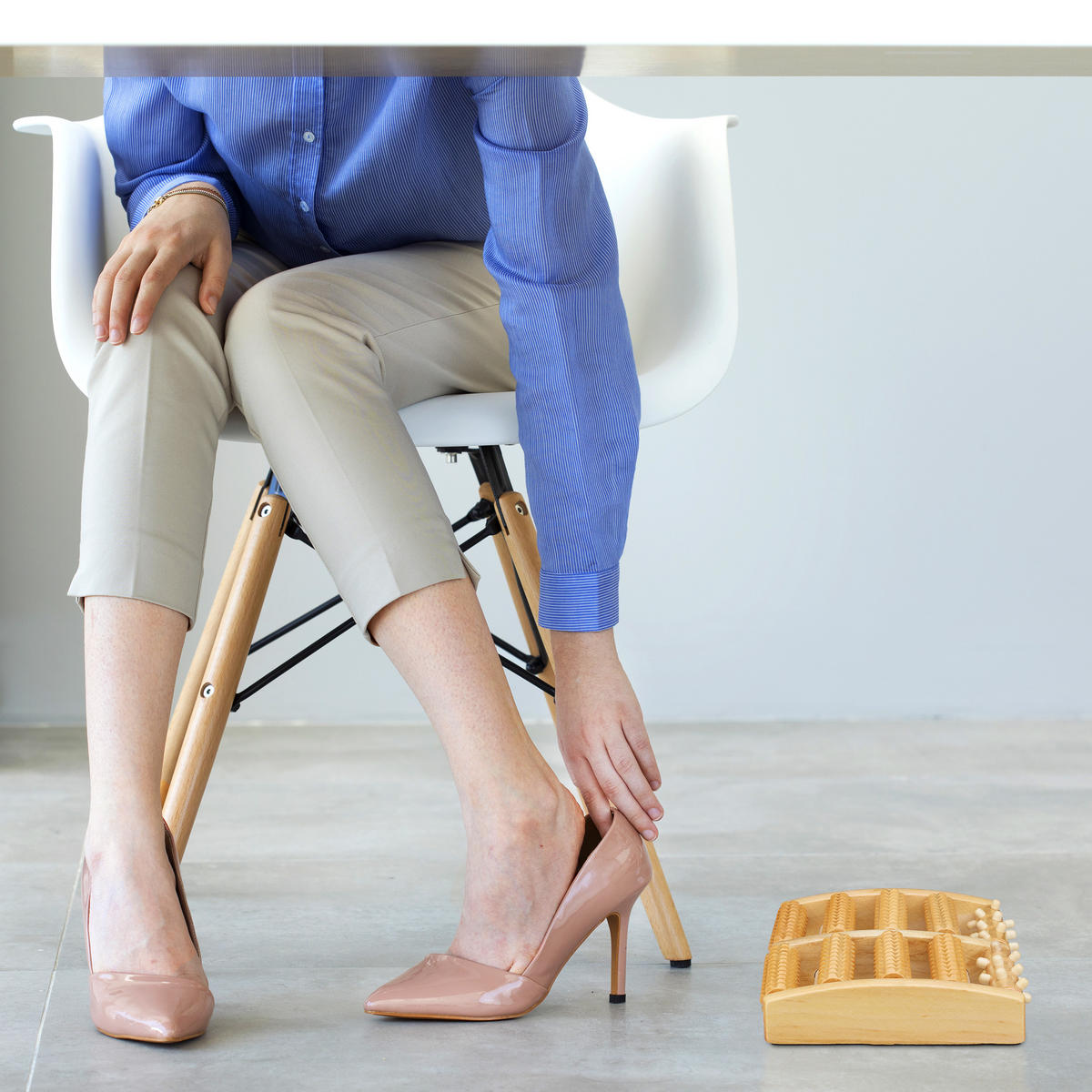 FUSSMASSAGEROLLER - Hellbraun, Holz (27/5/20cm) - Relaxdays