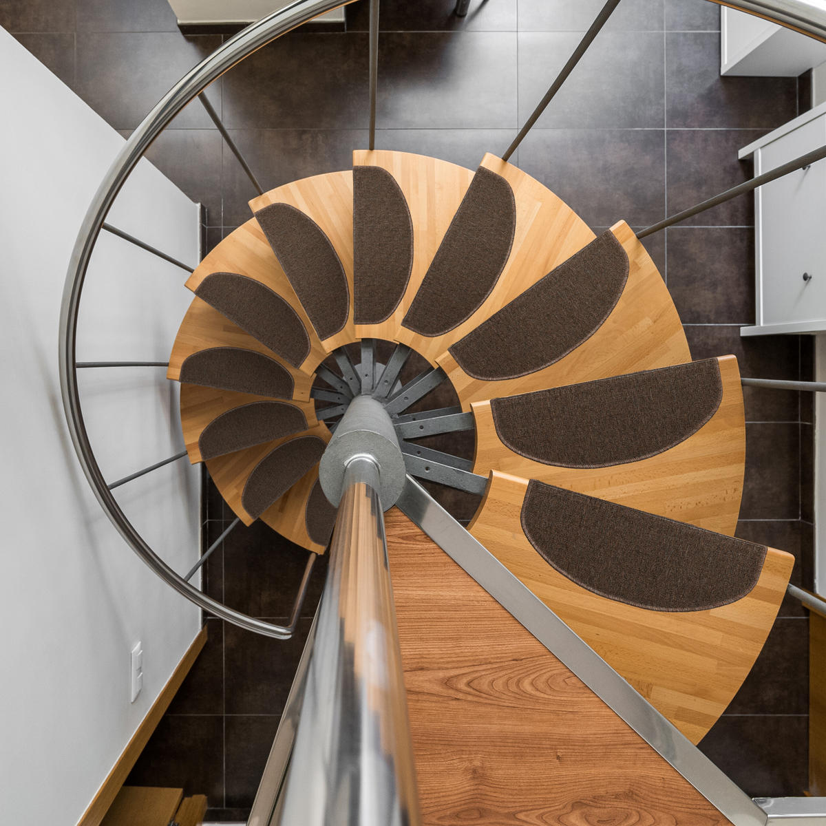 15XSTUFENMATTEN - Dunkelbraun, Kunststoff (24/65/4cm) - Relaxdays