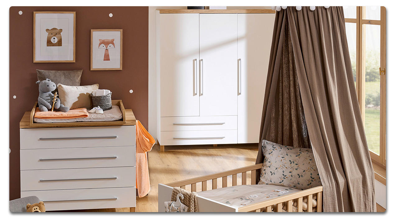 Babyzimmer in braun und beige Tönen