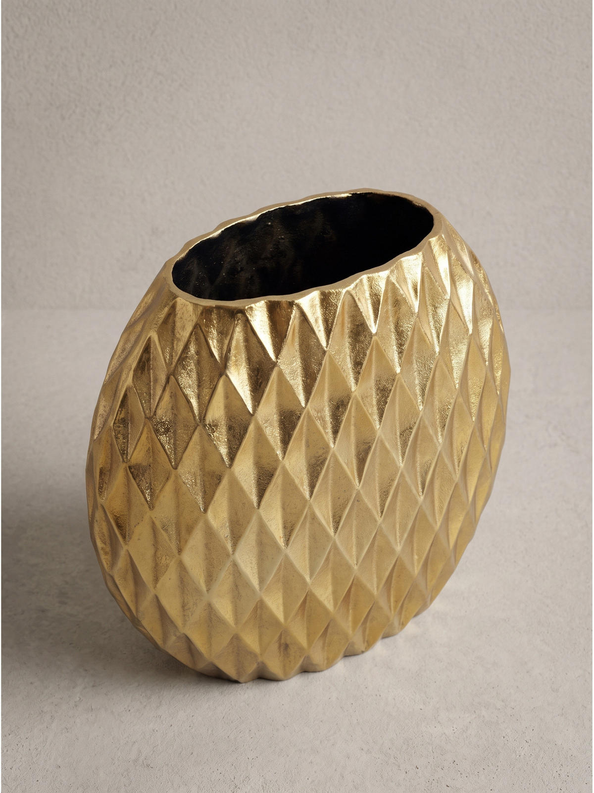 TISCHVASE BERLENGA, Aluminium, handgefertigt, Gold, 33,5 x 12,5 x 32 cm - Goldfarben, Metall (32cm) - KADIMA DESIGN