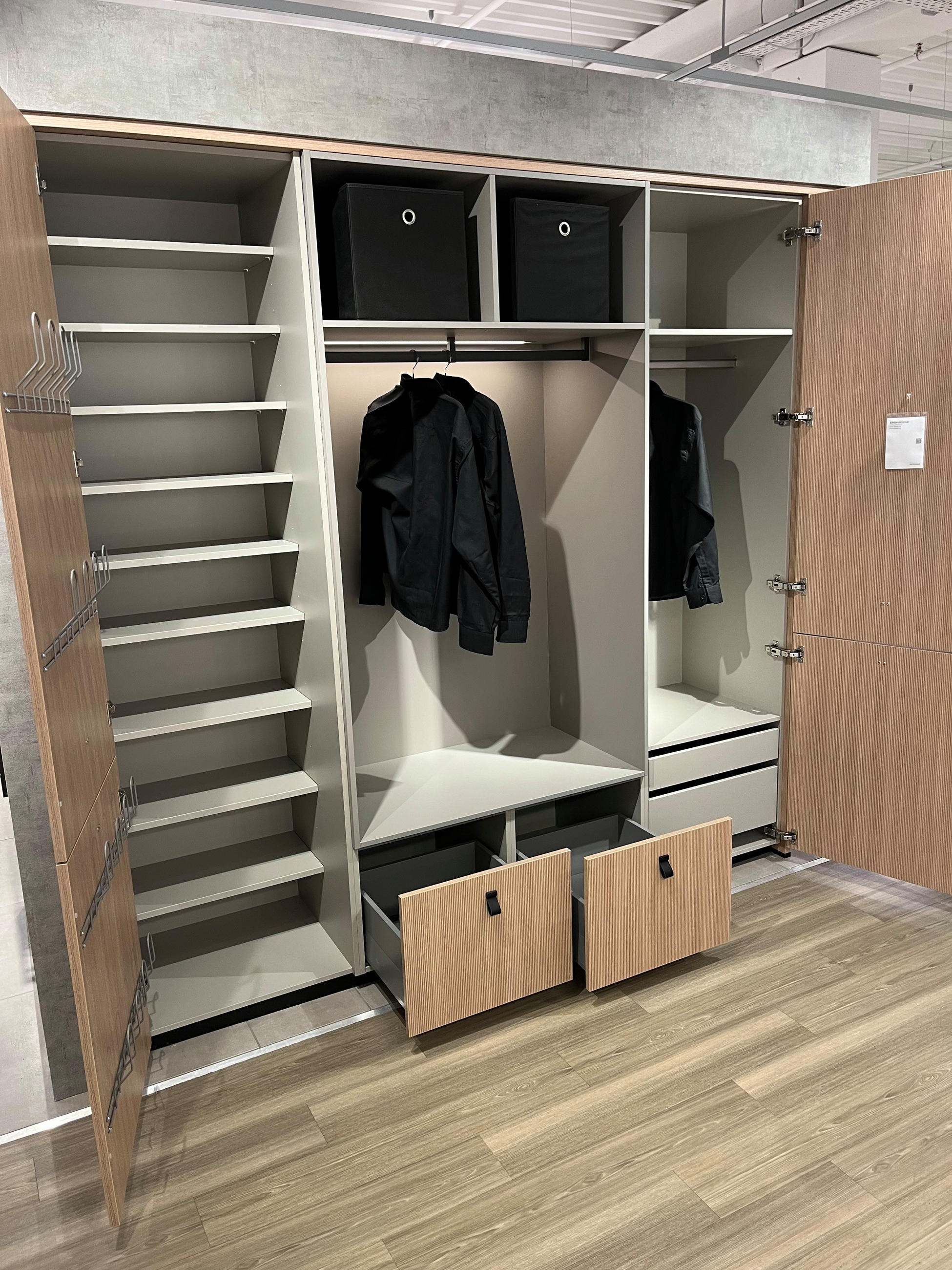 Vorzimmer "Lineo" - Novel