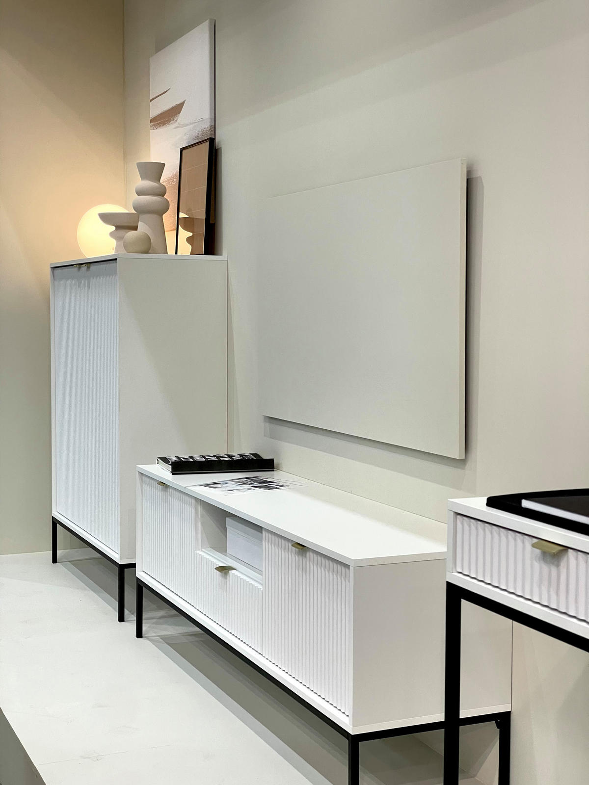 TV-SCHRANK Vellore Weiß 154 cm - Goldfarben/Schwarz, Holzwerkstoff/Metall (154/56/39cm) - Selsey