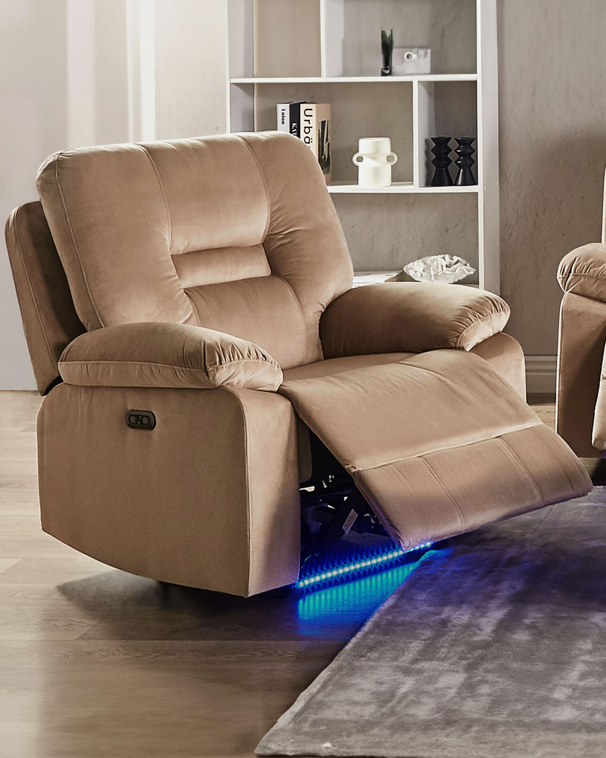 FERNSEHSESSEL Samtstoff beige LED-Beleuchtung USB-Port elektrisch verstellbar Bergen - Beige, Textil (85/101/74cm) - Beliani