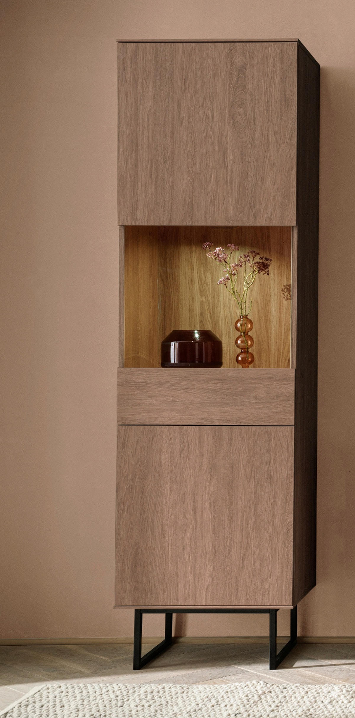 VITRINE in Nussbaum 58 x 200 cm, Vitrinenschrank mit Push-to-Open - Nussbaumfarben/Schwarz, Glas/Holzwerkstoff (58/200/40cm) - Furn.Design