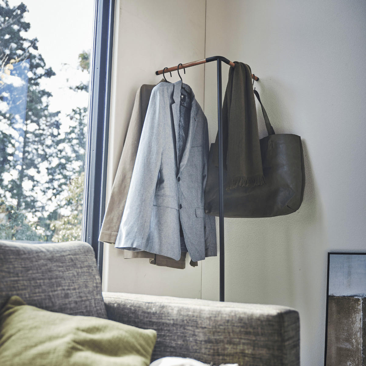 MODERNE Eckgarderobe YAMAZAKI Tower 5551 in Schwarz für Ihr Zuhause - Schwarz, Metall (48.5/160/31.5cm) - Yamazaki